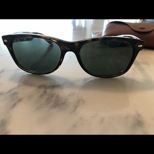 Ray Ban Wayfarer Tortoise